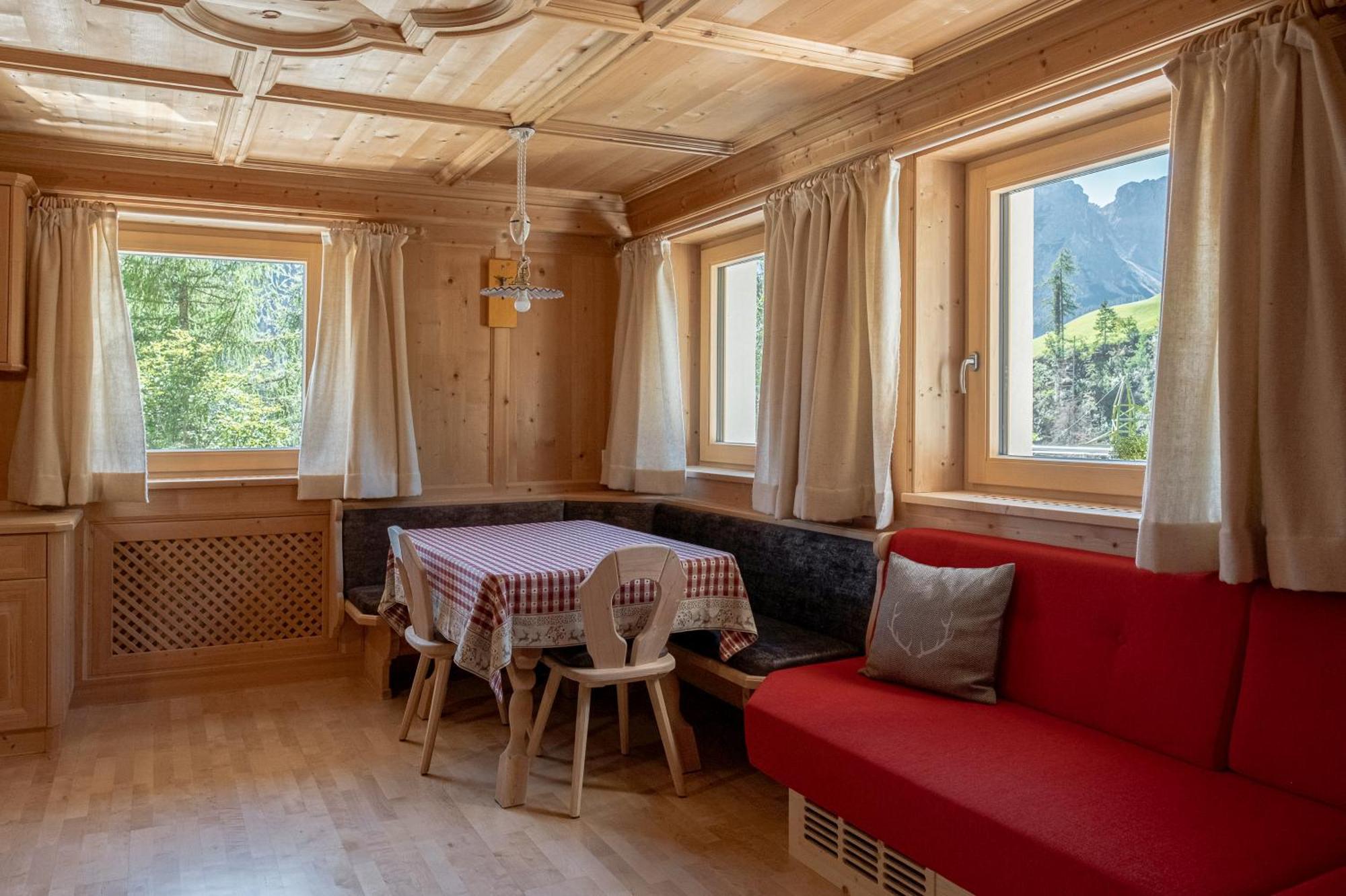 Apartament Ciasa Iachin - Dolomites Dream Retreat San Martino in Badia Zewnętrze zdjęcie