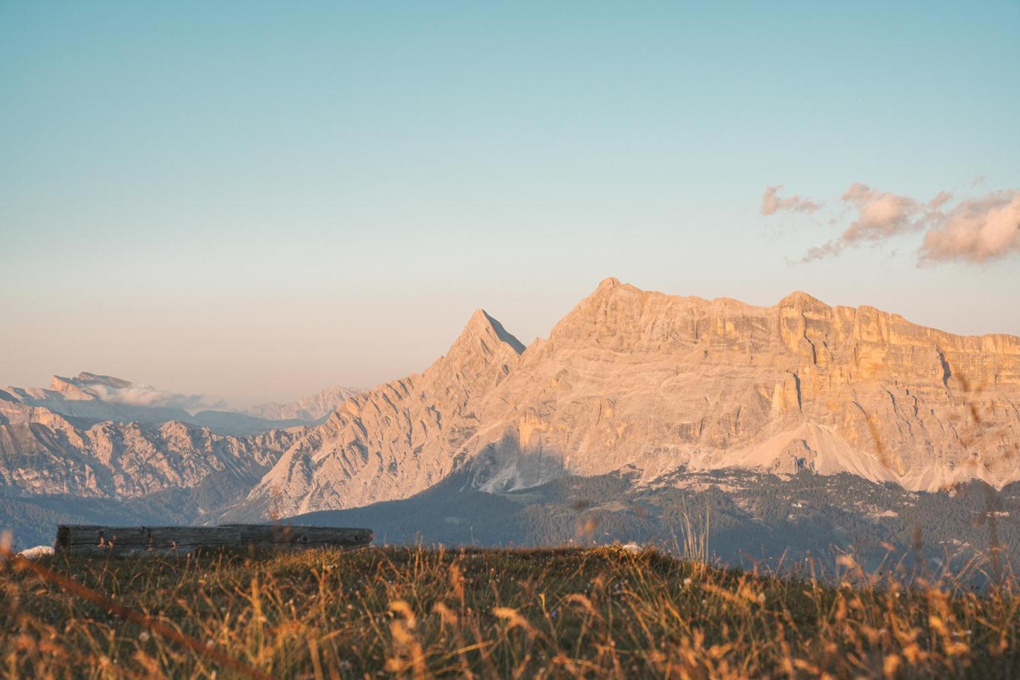 Apartament Ciasa Iachin - Dolomites Dream Retreat San Martino in Badia Zewnętrze zdjęcie